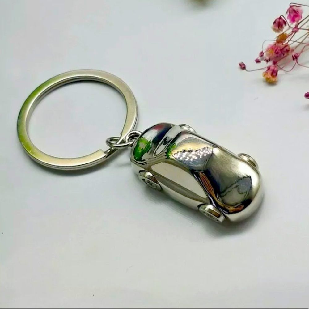 Car ๐ Keychain - Picture 1 of 7
